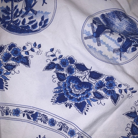 Blue White Floral Cotton Linen Tablecloth - Picture 2 of 4